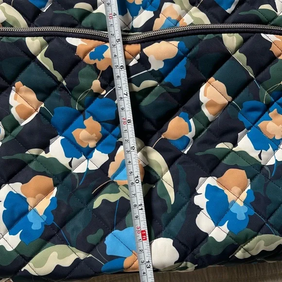 Vera Bradley Performance Twill Extra Large Weekender Bag in Immersed Blooms - Picture 5 of 6